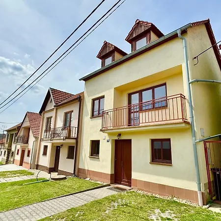 Vinny Sklep Monty Velke Bilovice Exterior photo
